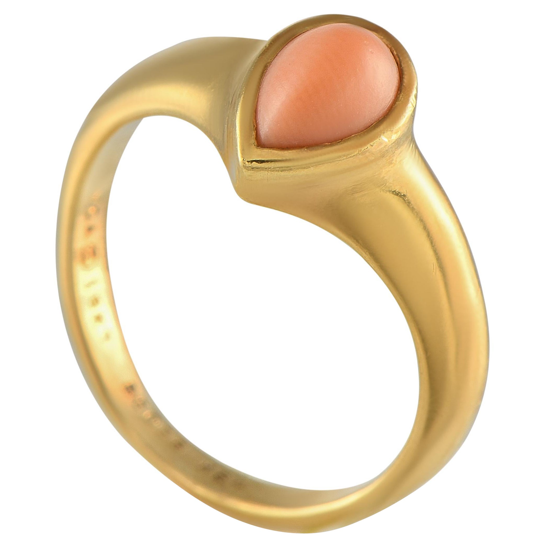 Van Cleef & Arpels Bague en or jaune 18 carats avec corail en vente