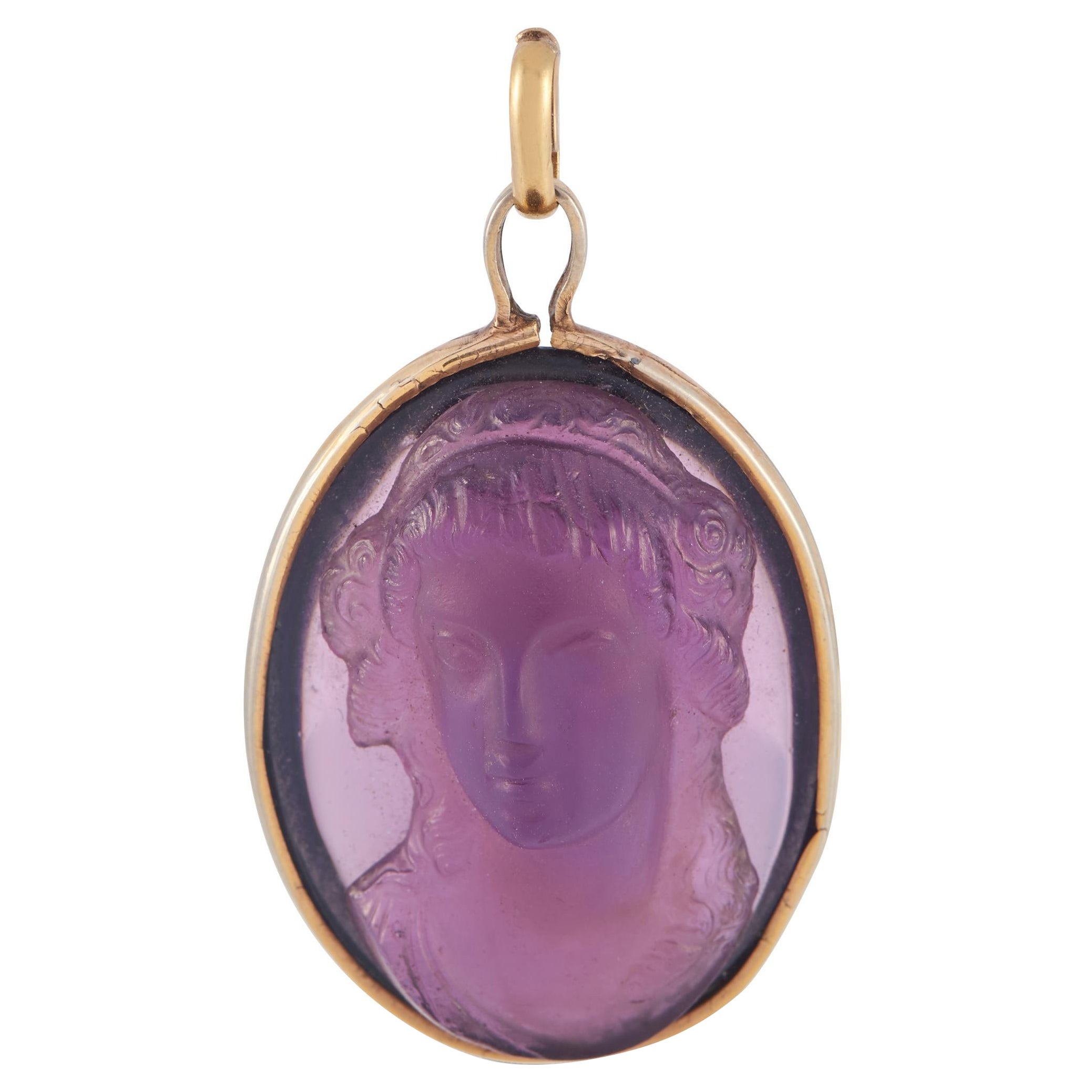 18K Yellow Gold Amethyst Cameo Pendant For Sale