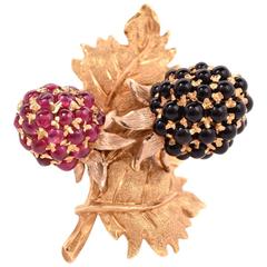Buccellati Ruby Cabochon Onyx Gold Floral Ring 1