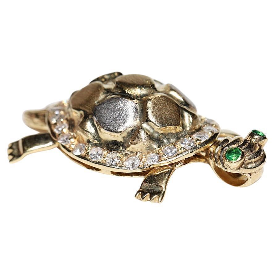 Vintage Circa 1990er Jahre 14k Gold natürlicher Diamant und Schildkrötendekor-Anhänger im Angebot