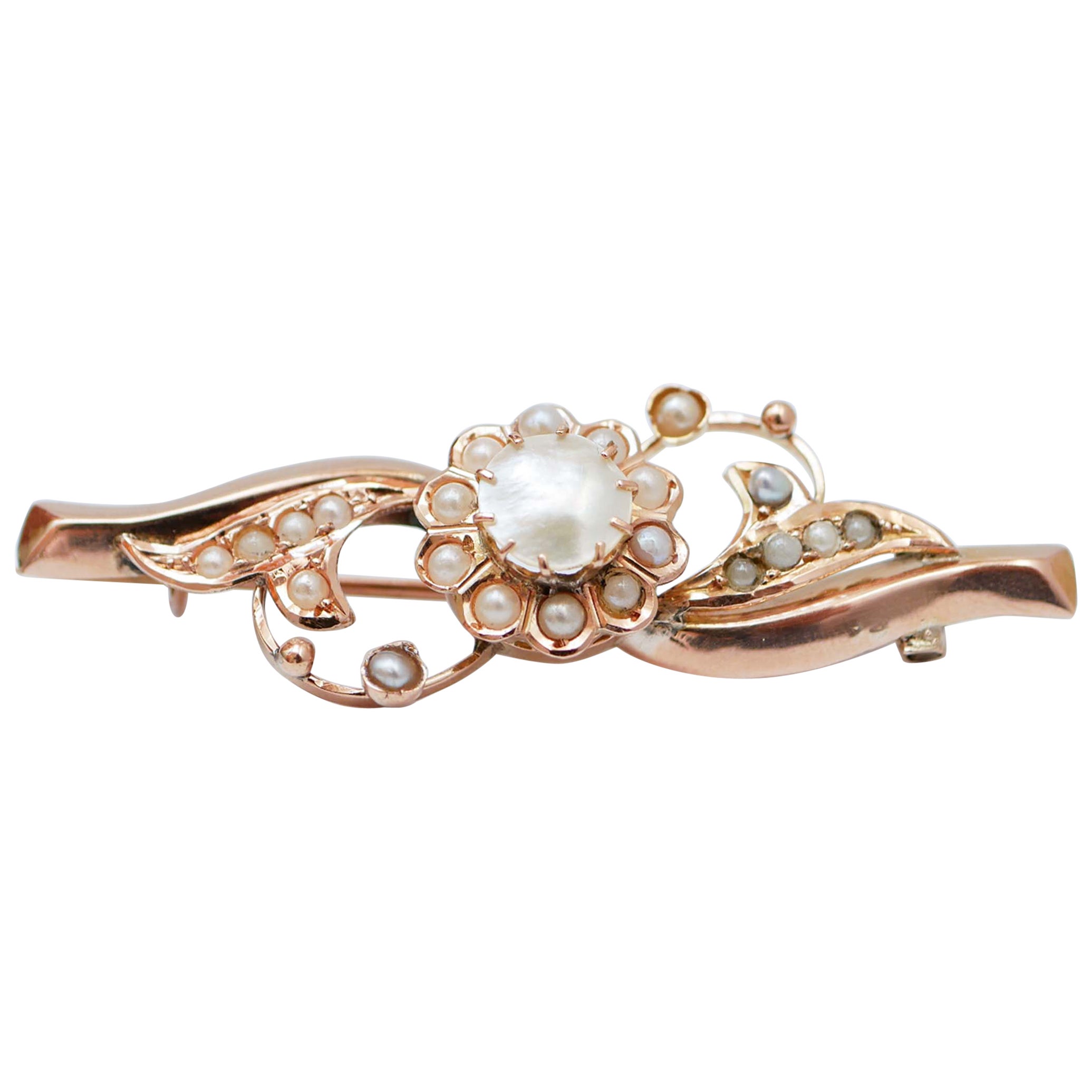Perlen, Retrò-Brosche aus 18 Karat Roségold. im Angebot