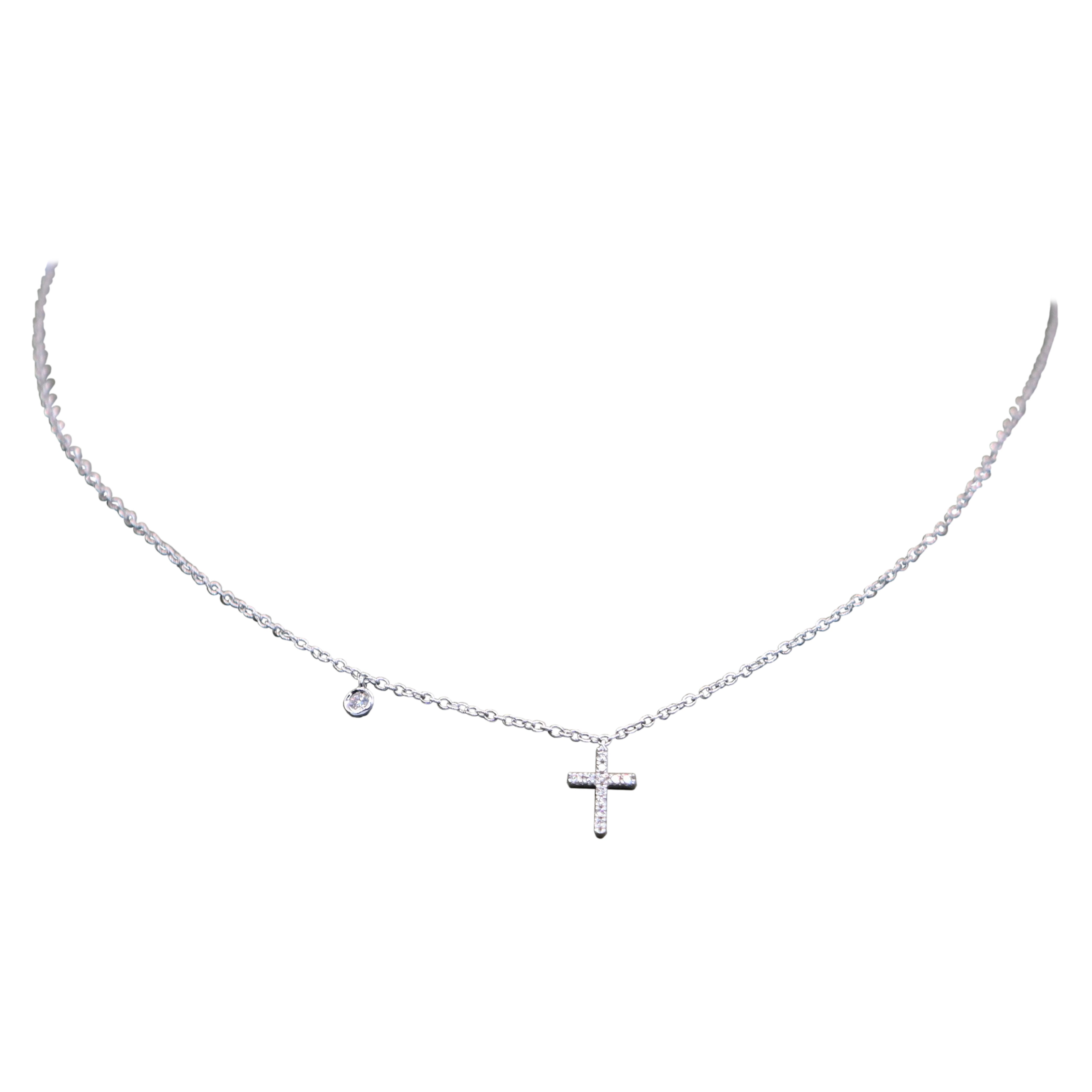 18K White Gold Diamond Cross Pendant Necklace