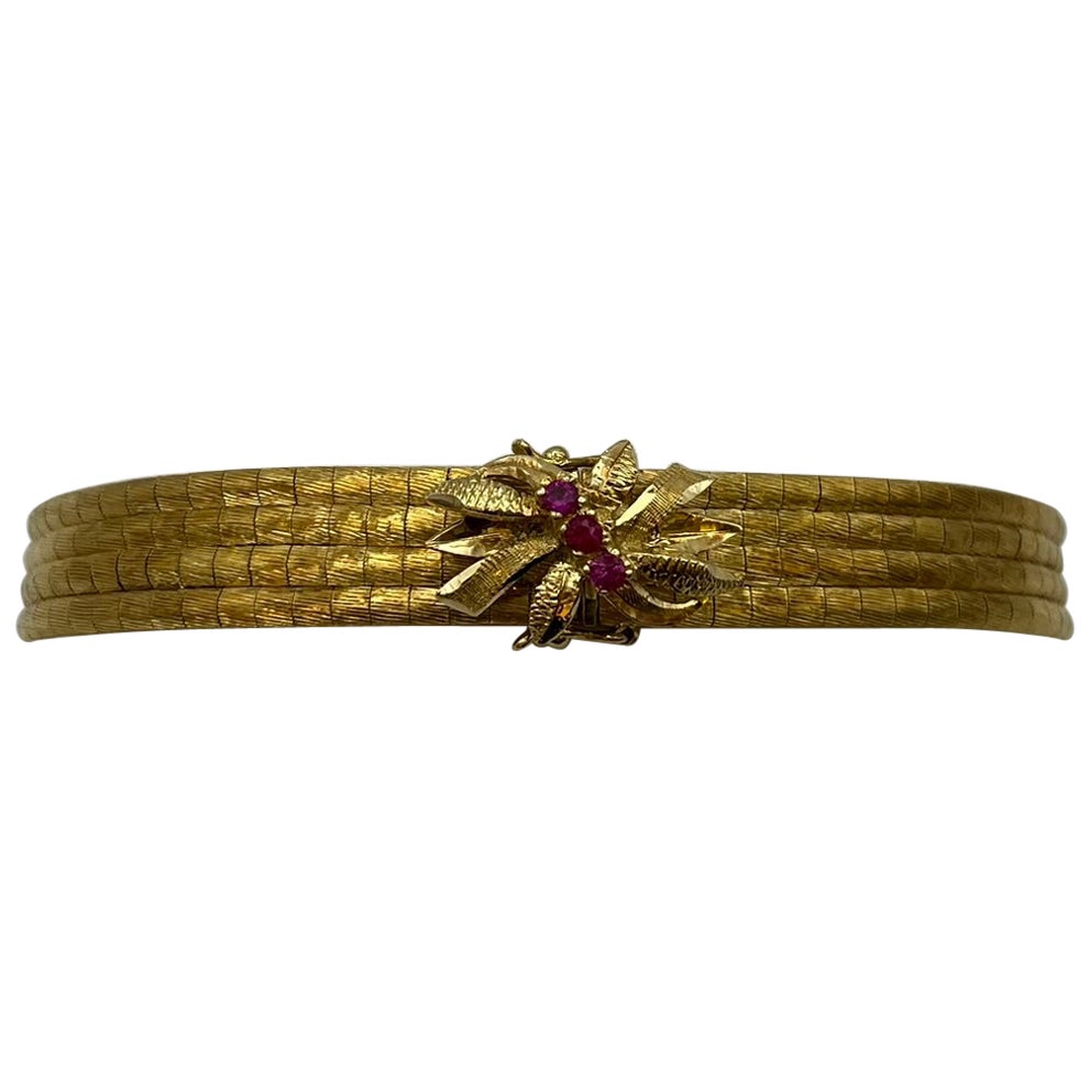 Bracciale vintage multifilo in oro giallo 18 kt. con rubini in vendita