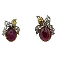 Orecchini vintage in oro 18 kt. con tormalina cabochon e diamanti