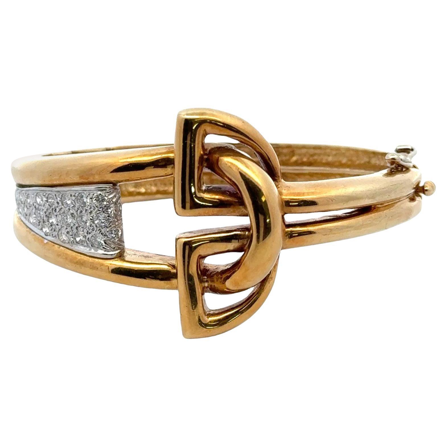Bracelet jonc à charnières rétro en or jaune 18 carats du milieu du 20e siècle en vente