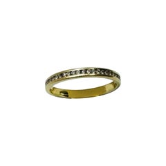Anello a fascia per l'eternità in oro giallo 18K con diamante incastonato a canale da 0,75 carati, misura 7