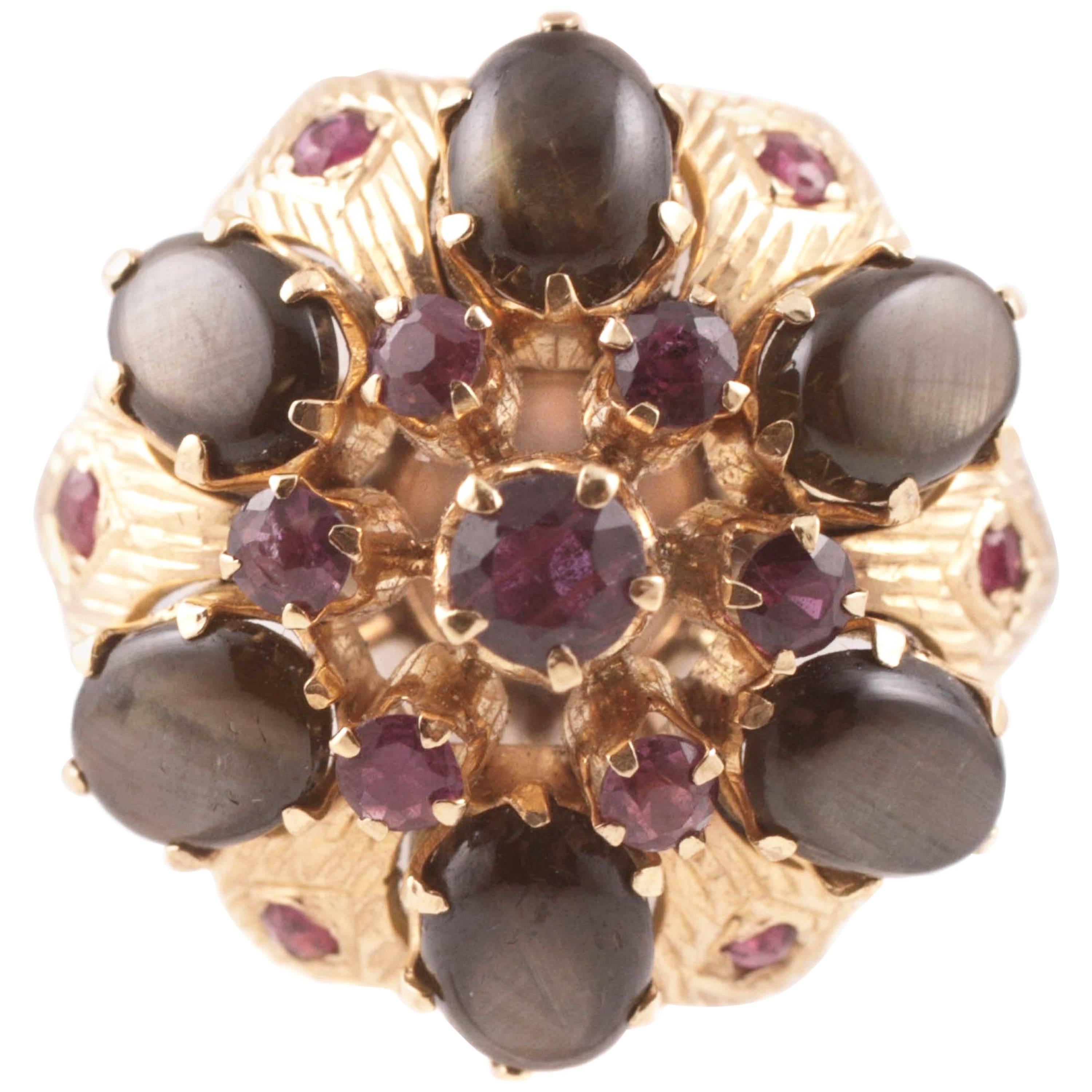 Black Star Sapphire Ruby Ring in 18 Karat Gold