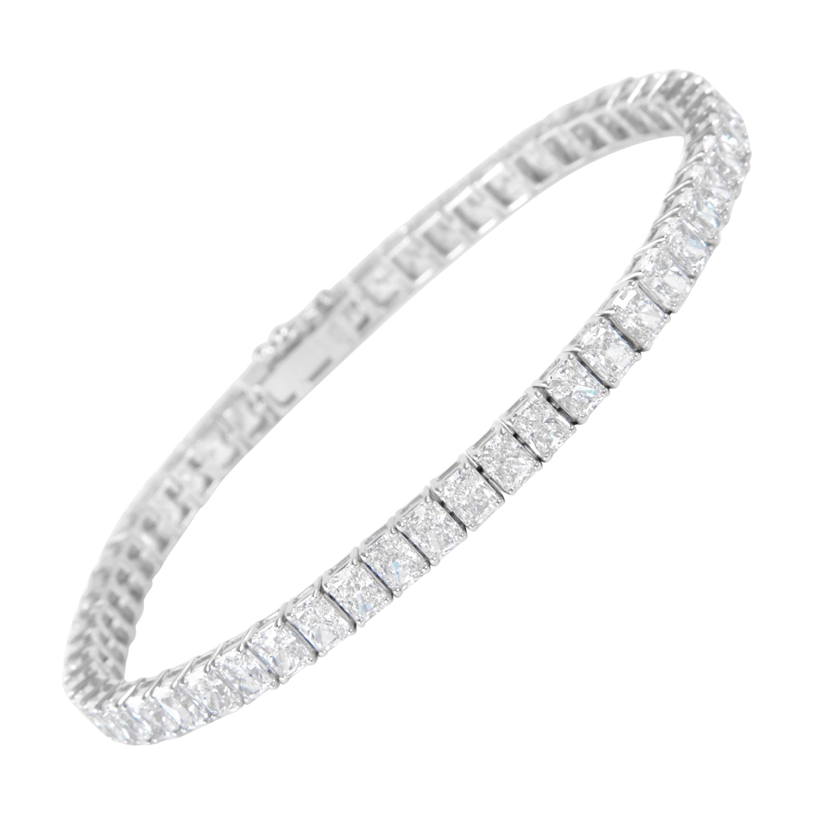Alexander Beverly Hills 10.95ct Radiant Diamond Tennis Bracelet 18k White Gold en vente