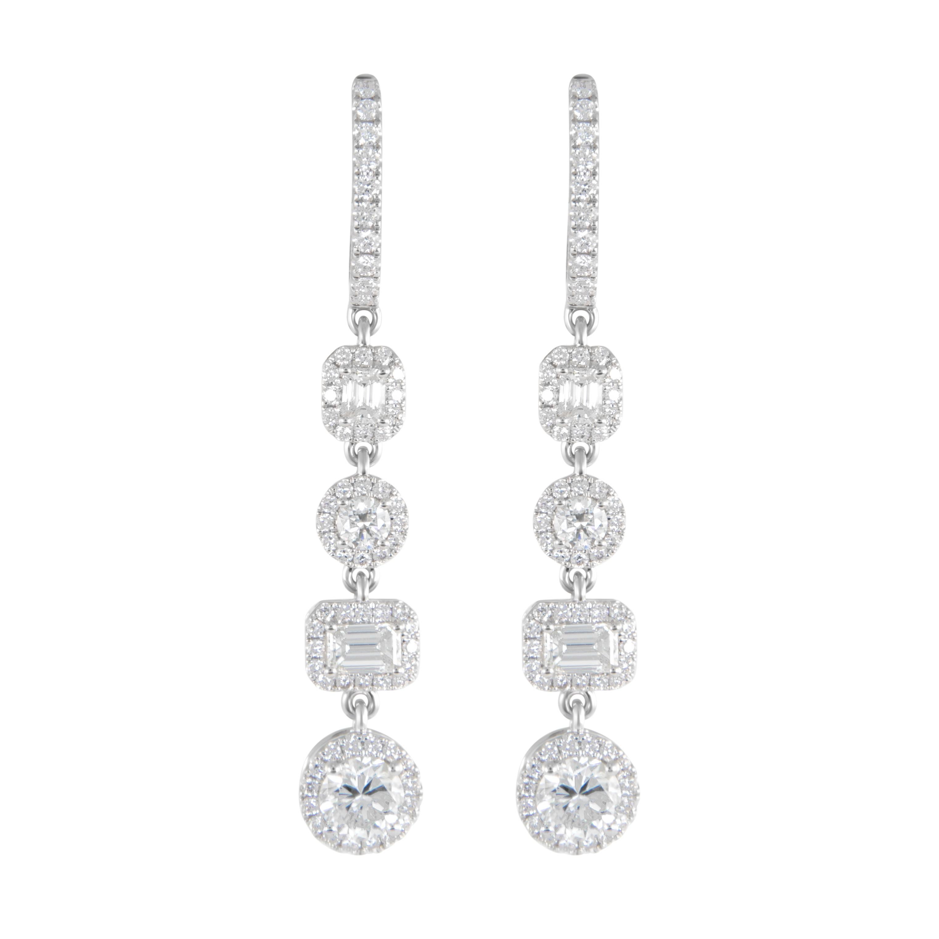 Alexander Beverly Hills Pendants d'oreilles 3.90ctt Multi Diamond Gold 18k White Gold en vente