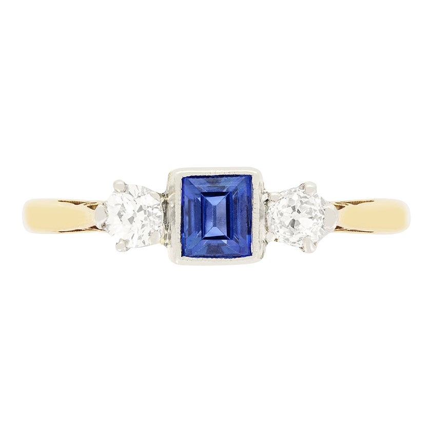Anello a trilogia con zaffiro e diamante da 0,40 carati, Edwardiano, 1910 ca. in vendita