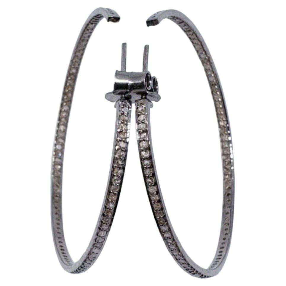Orecchini a cerchio con diamanti Pave in argento 925 per un regalo di anniversario. in vendita