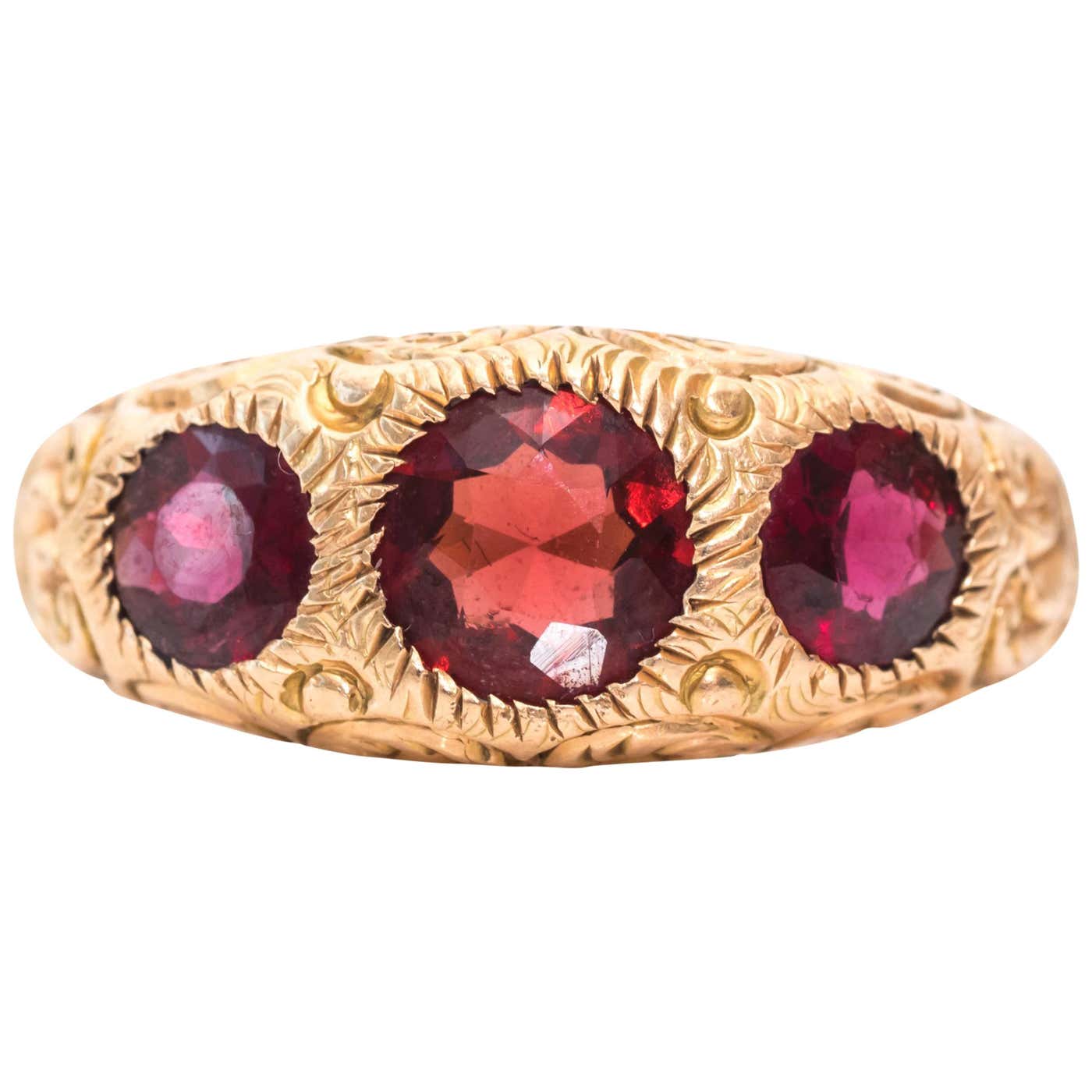 1880s Red Three-Stone Yellow Gold Ring at 1stDibs