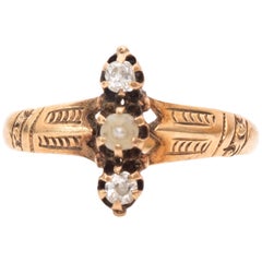 Bague en or 9 carats, perles et diamants taille ancienne des années 1890