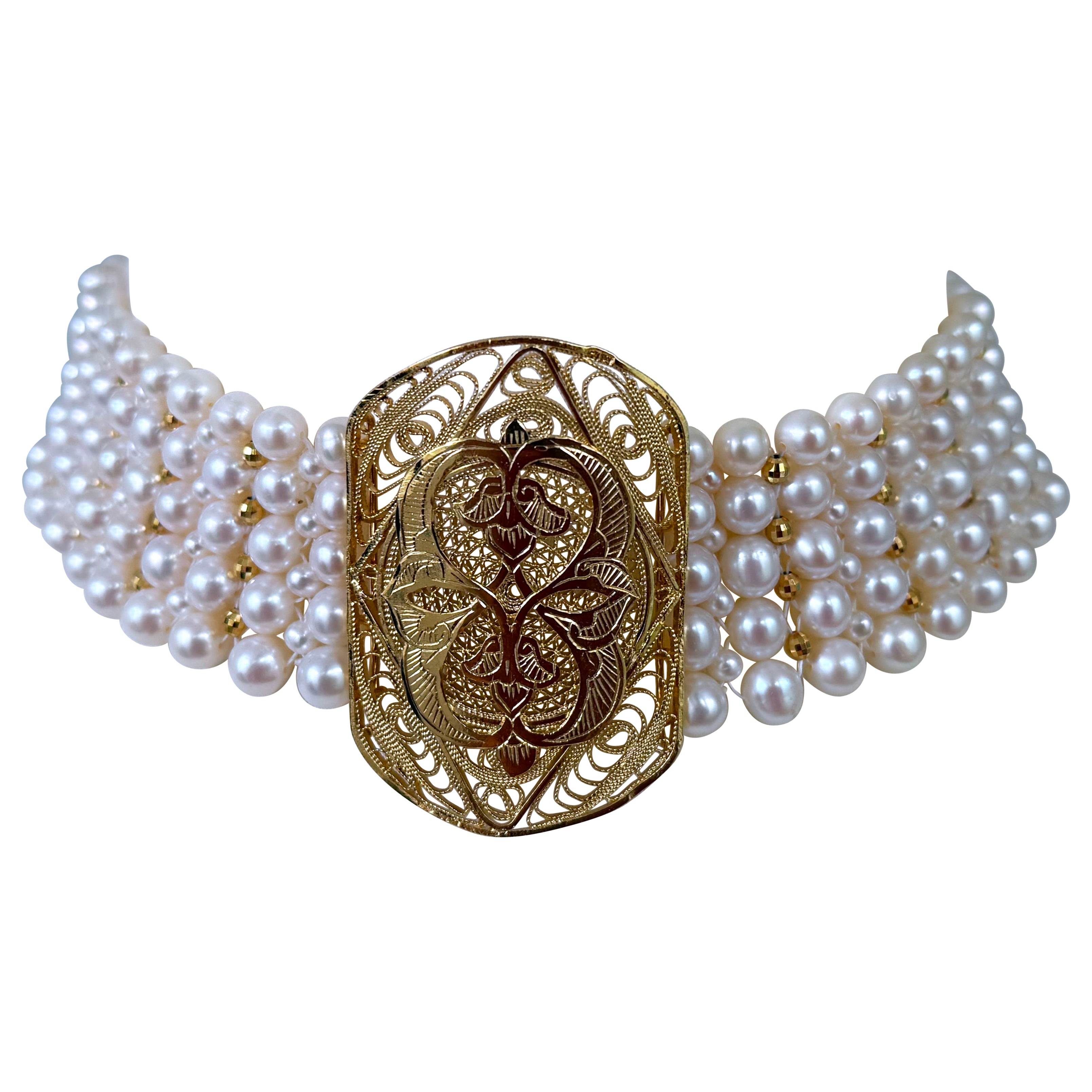 Marina J. Girocollo di perle intrecciate con centrotavola in filigrana d'epoca e finiture in oro in vendita