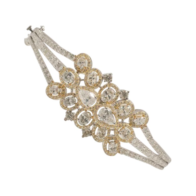 Floral Cluster Diamond Bracelet in 14k Solid Gold (Certified)
