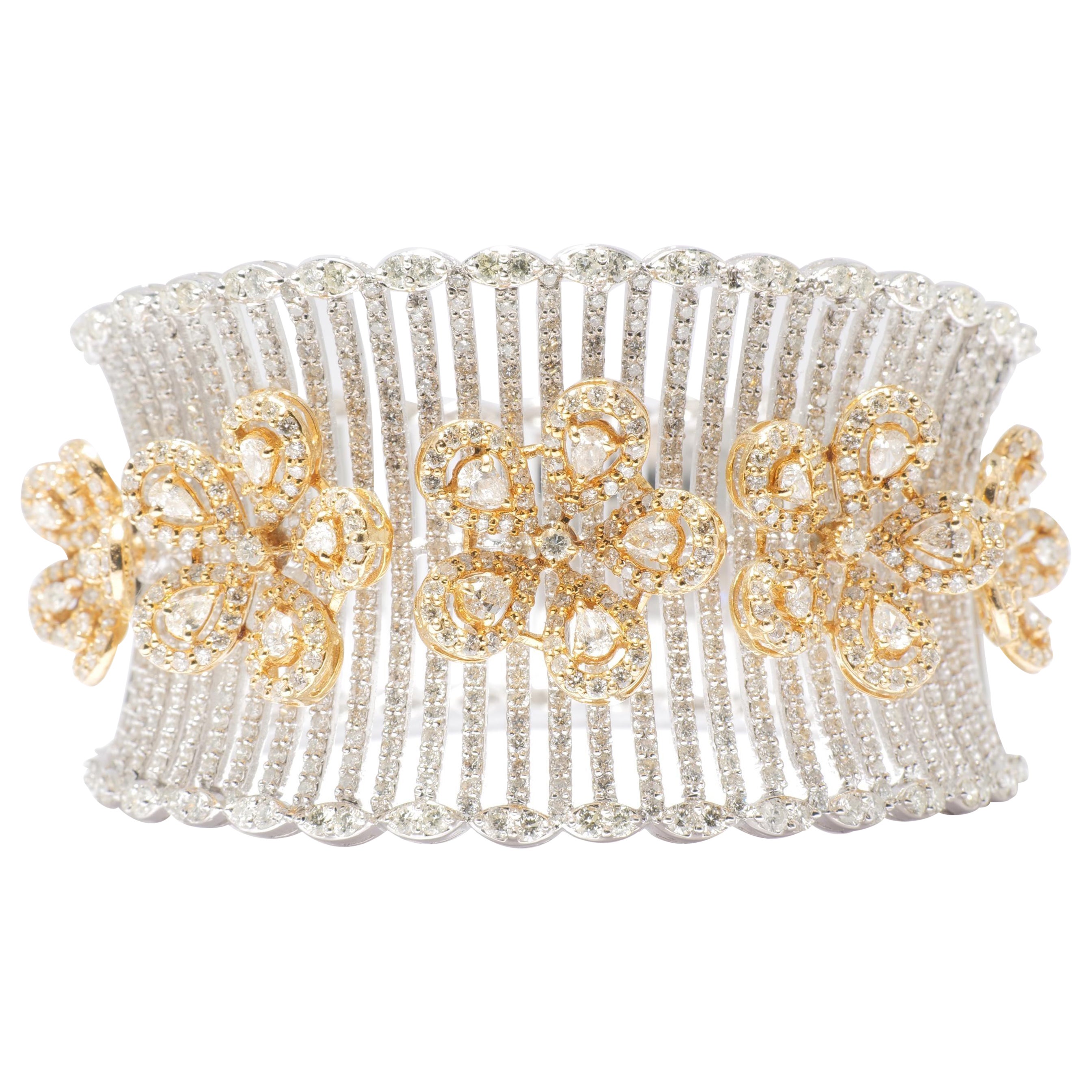 Manschettenarmband mit floralen Diamanten aus 14k massivem Gold (zertifiziert)