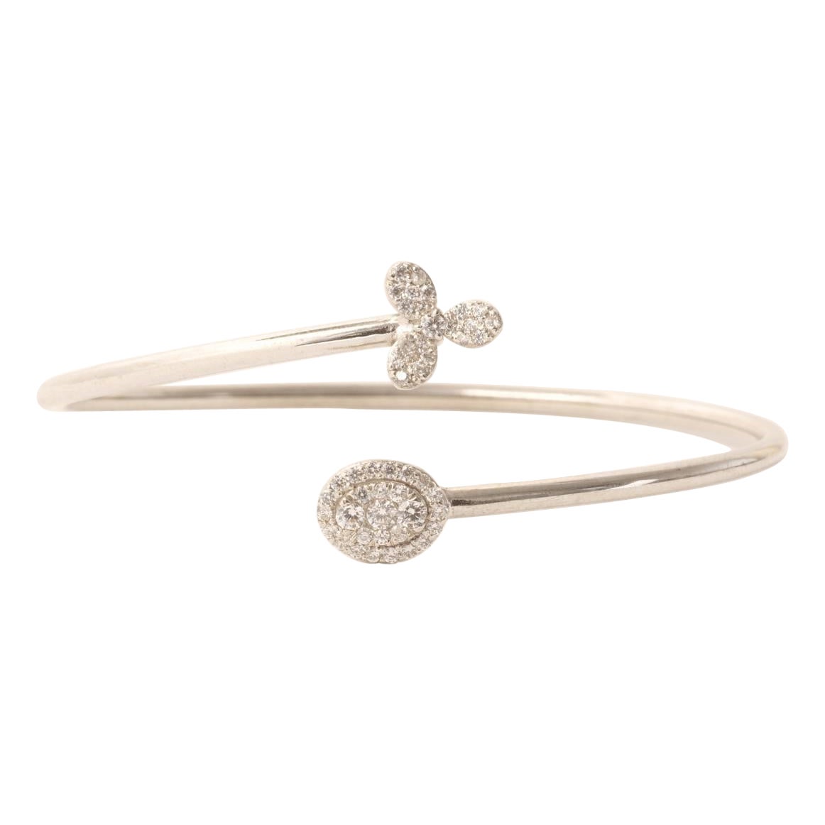 Offenes Manschettenarmband mit floralem Halo-Diamanten aus 14 Karat massivem Gold (zertifiziert)