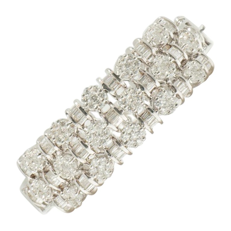 Pulsera de triple fila de diamantes en oro macizo de 14k (certificado) en venta