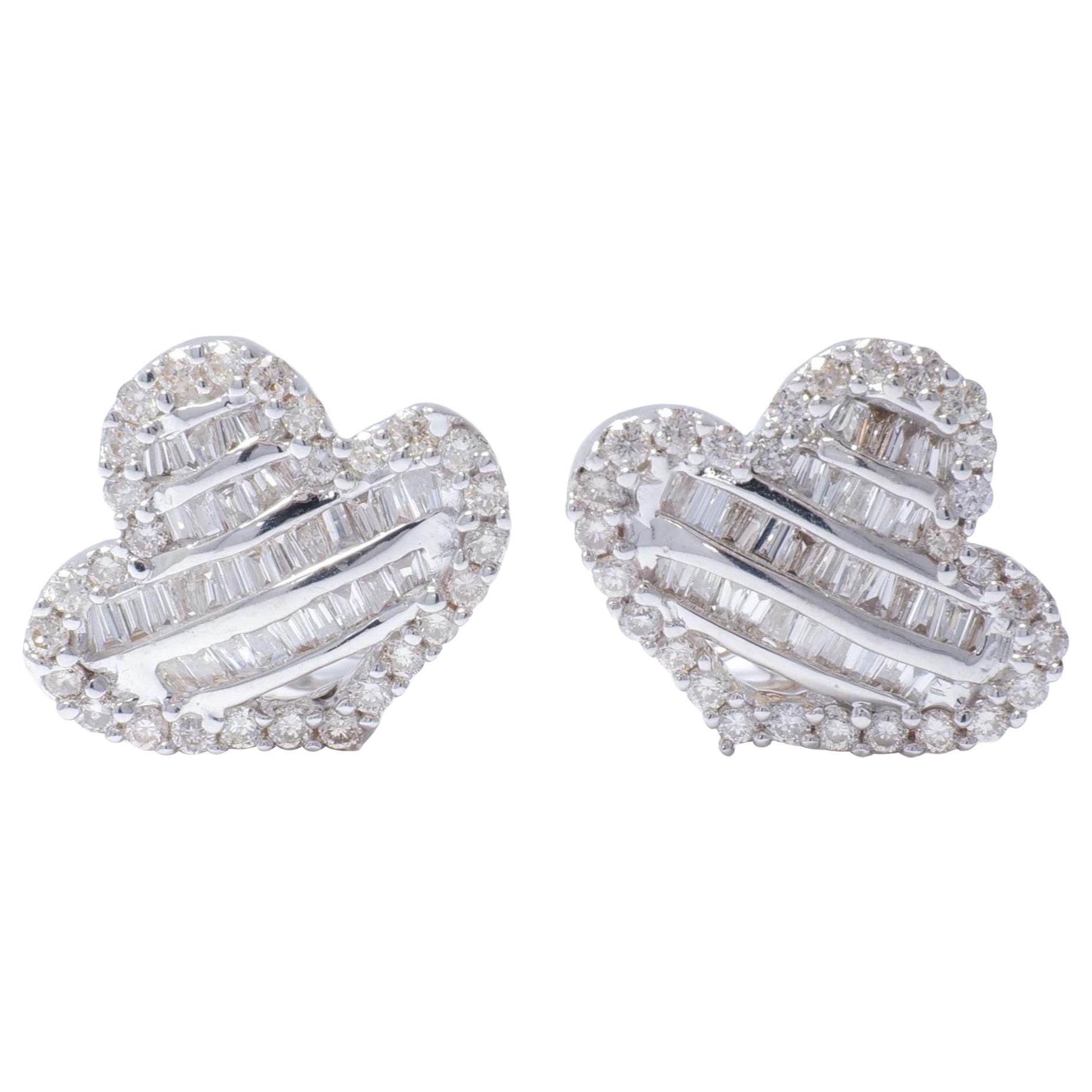 Orecchini con diamante Baguette in oro massiccio 14k (certificati) in vendita