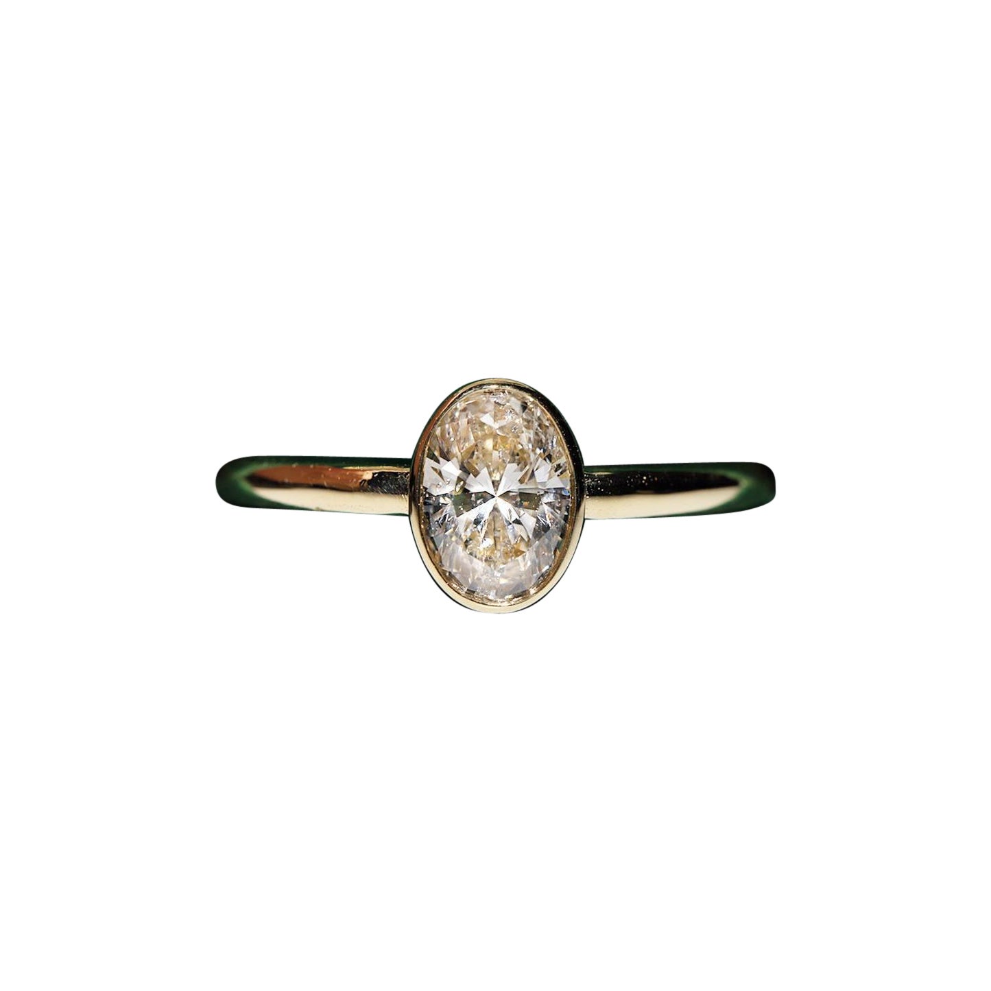 New Made 18k Gold Natural Oval Cut  Diamond Decorated Solitaire Ring For Sale