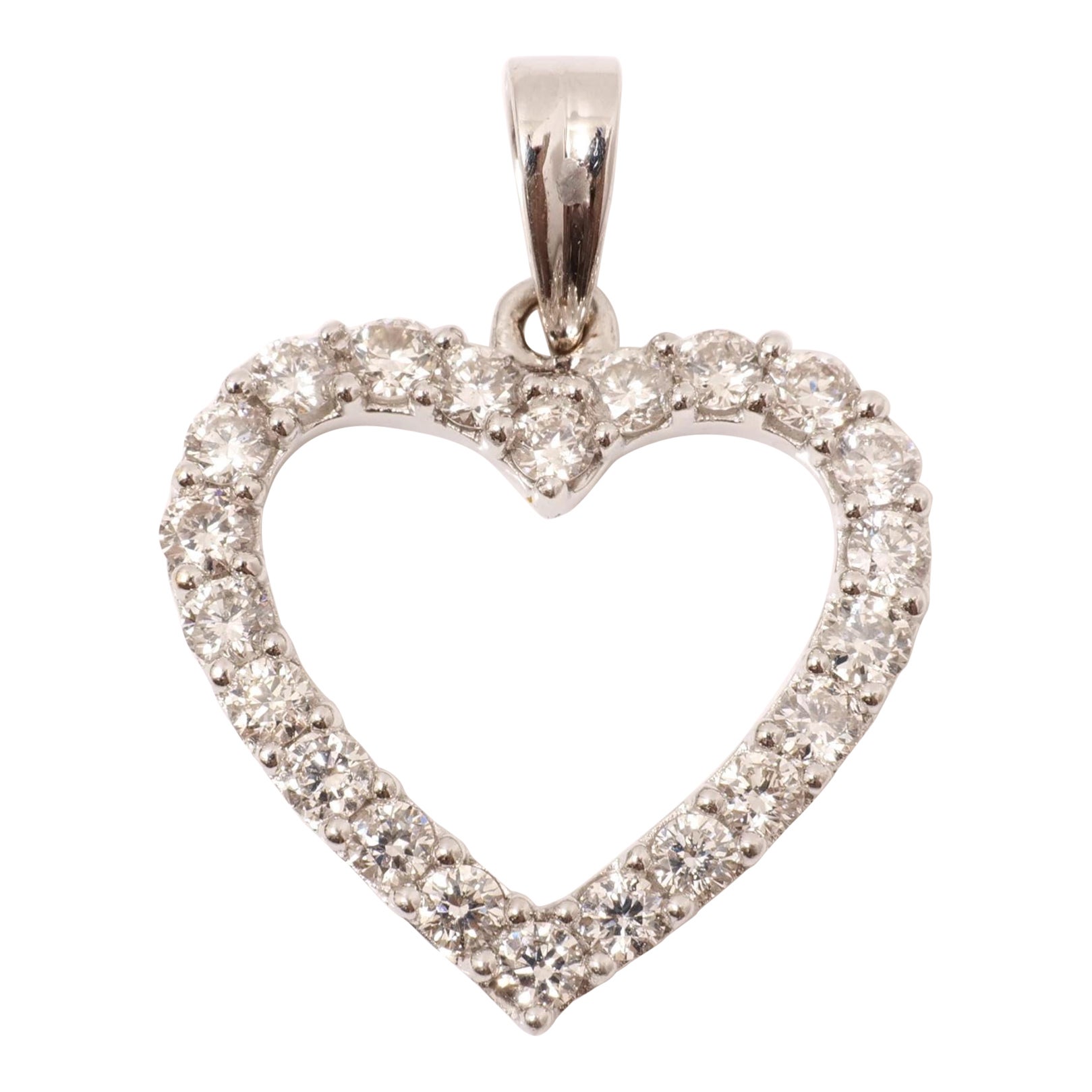 Pendentif en or massif 14K avec diamant en forme de cœur ouvert (certifié) en vente