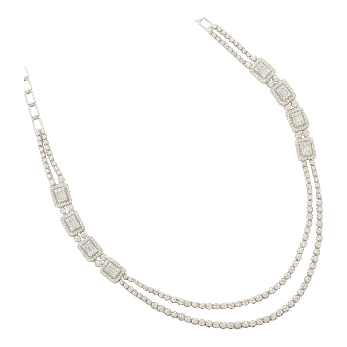 Collier de diamants en or massif 14k (certifié) avec halo superposé et illusion en vente
