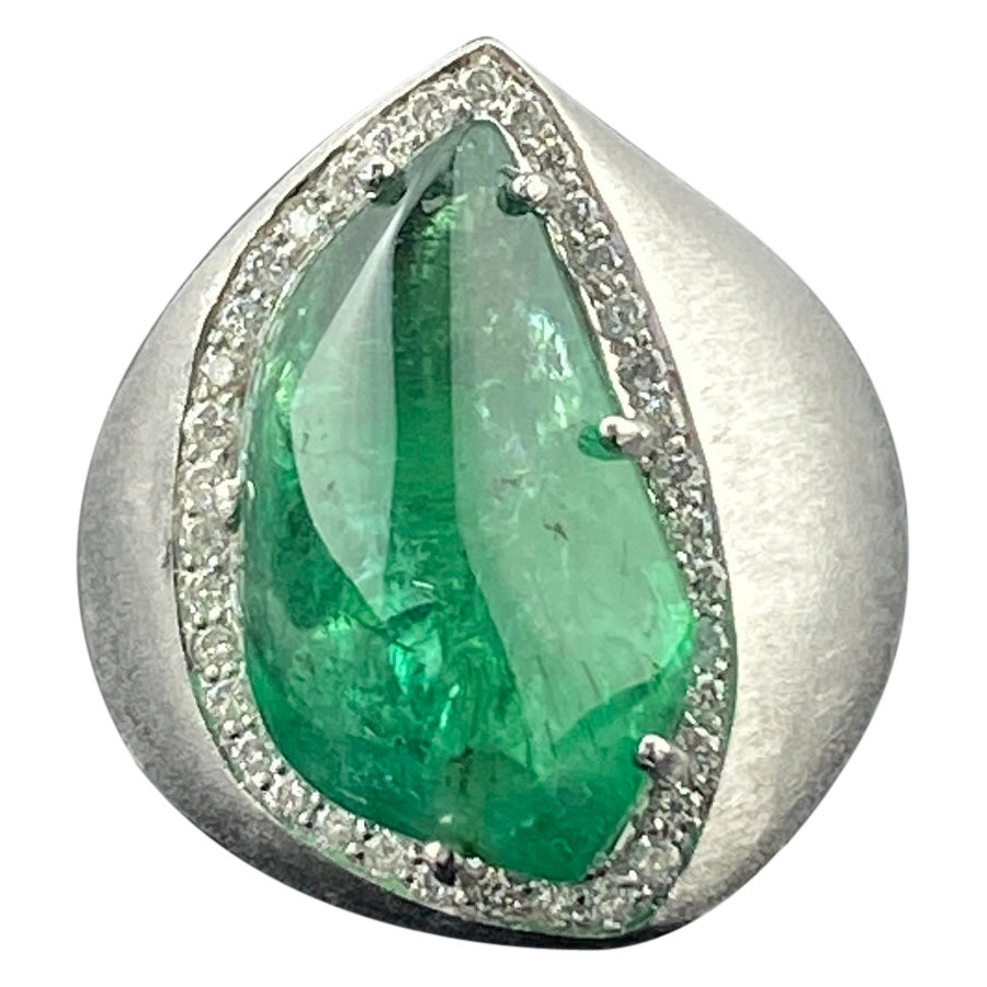 11,49 Karat Smaragd Cabochon und Diamant Unisex Cocktail Ring im Angebot