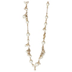 Chanel baño de oro  Collar CC Station 2011 de perlas de imitación