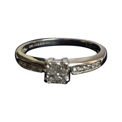 18ct white gold ring 0.32 carat princess cut natural diamonds WGI certificate