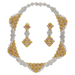 Set di collana e orecchini con pavé di diamanti e oro a 3 toni da 40 carati