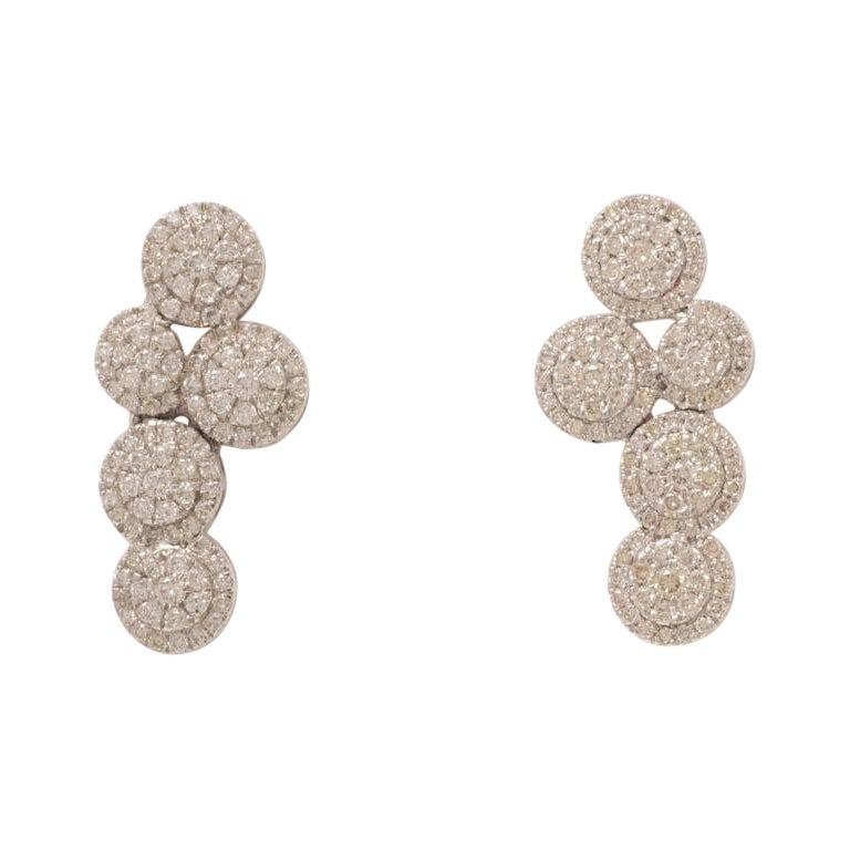 Orecchini con diamanti a grappolo in oro massiccio 14k (certificati) in vendita