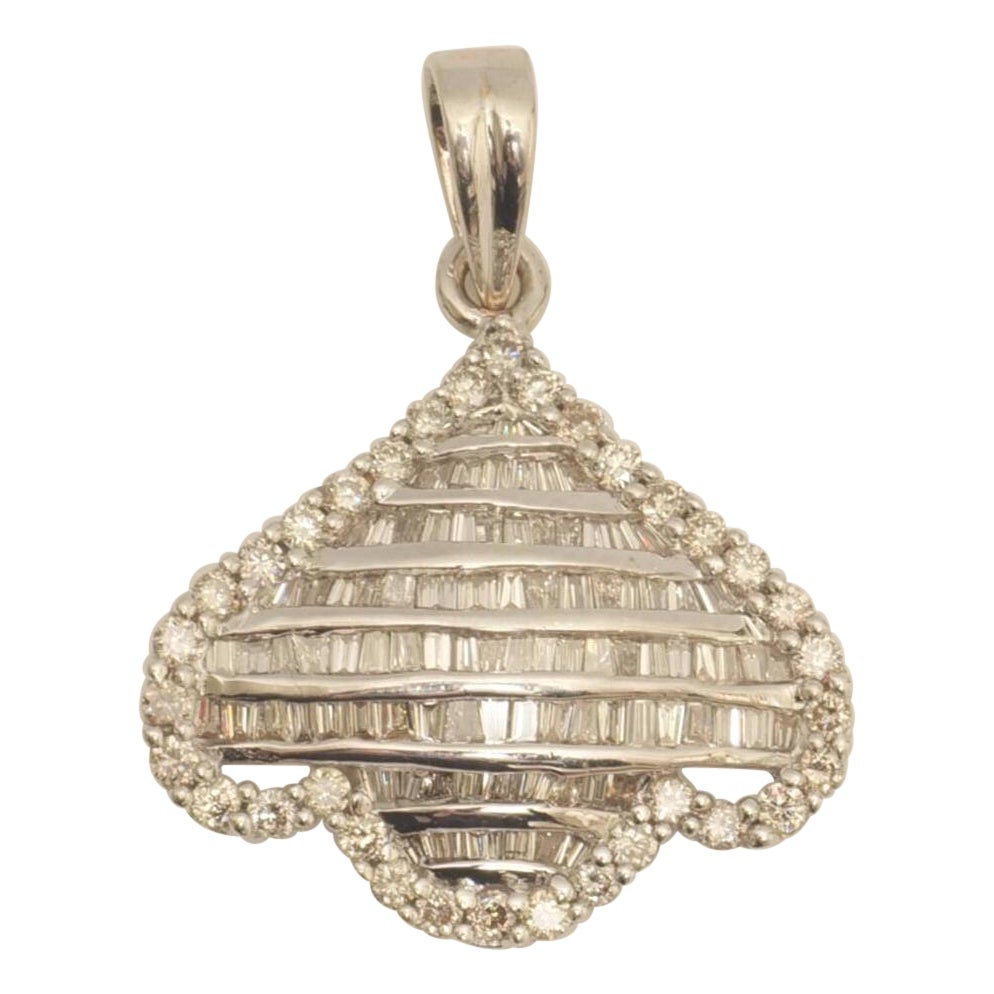 Blumenblatt-Diamant-Anhänger-Halskette aus massivem 14-karätigem Gold (zertifiziert) im Angebot