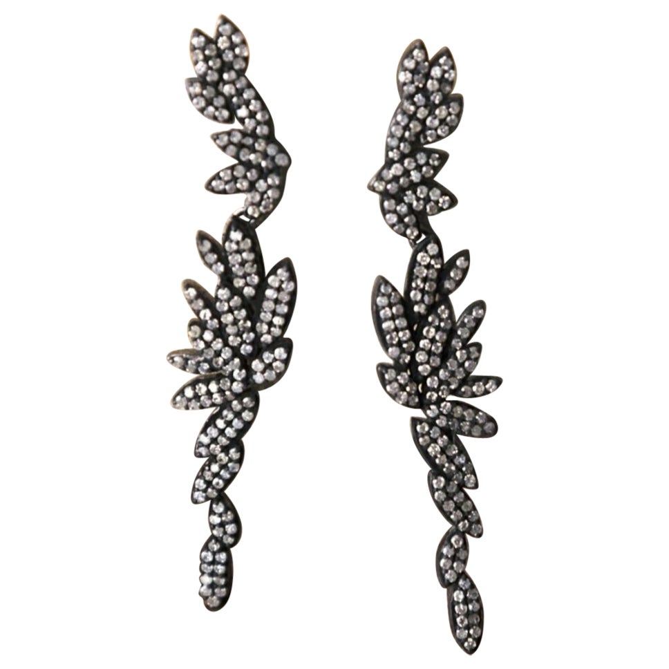 Orecchino con diamante naturale ad ala in argento 925 Regalo di compleanno con diamante.