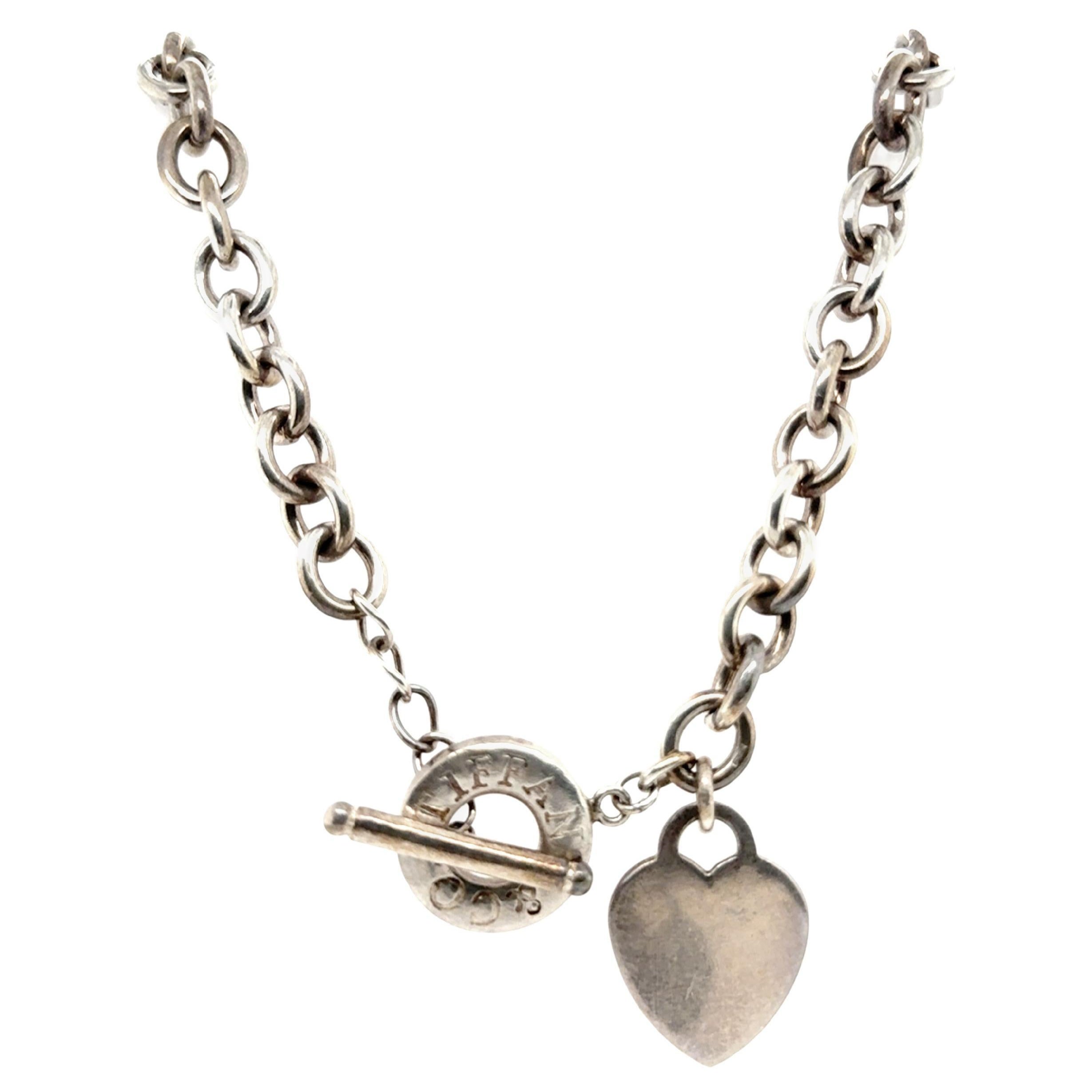 Tiffany & Co. Ciondolo a forma di cuore vuoto in argento 925 da 16 pollici in vendita