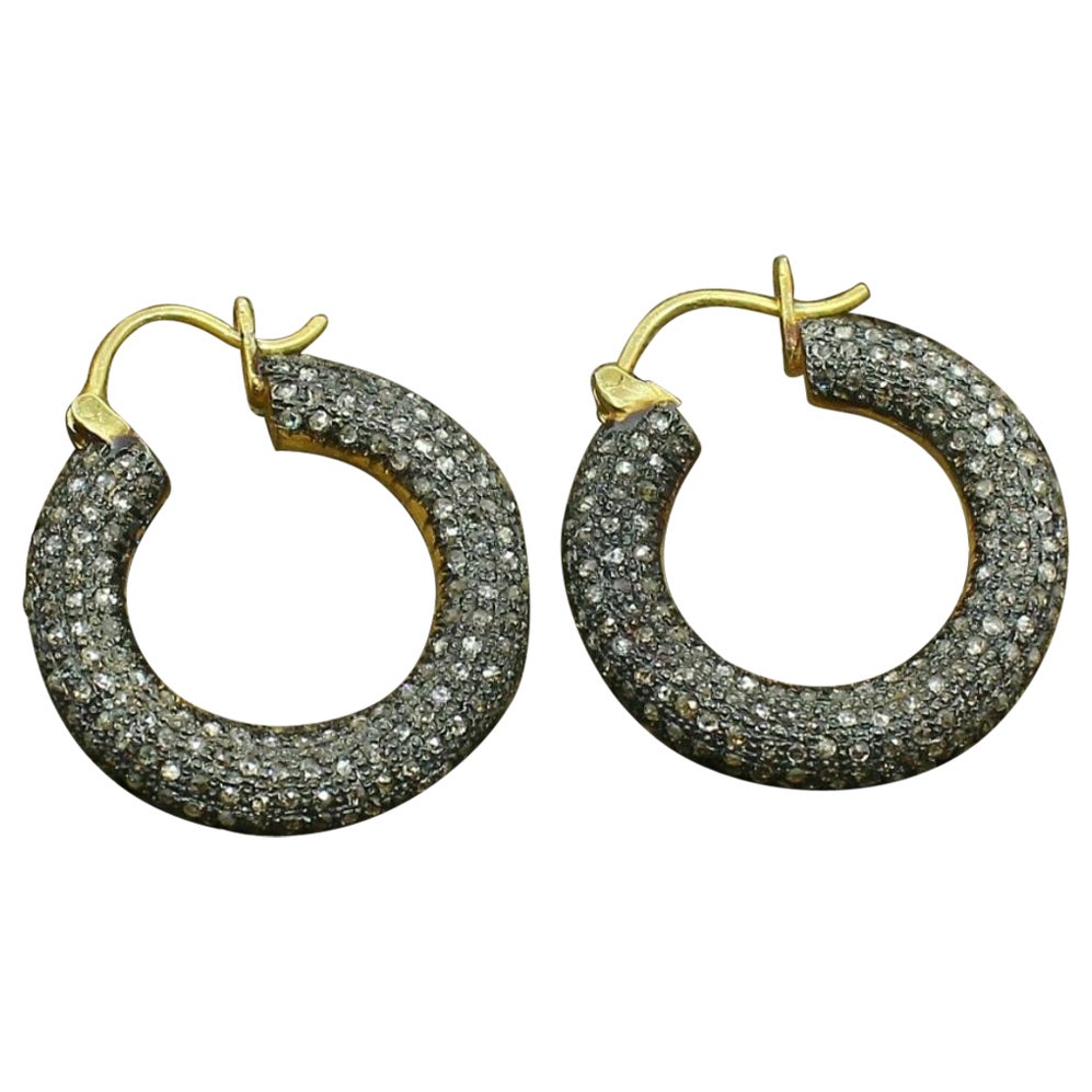Pave Diamond Hoop Earring Orecchino da sposa con diamante in argento 925 Regalo di nozze Orecchino di alta gioielleria.