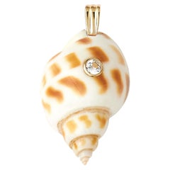 Aurum Natural Shell Anhänger mit 14k Gold und weißem Saphir natürlichen Edelstein