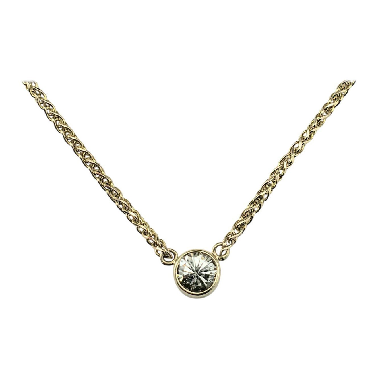 Collier en or jaune 14 carats avec pendentif solitaire en diamant #22366 en vente