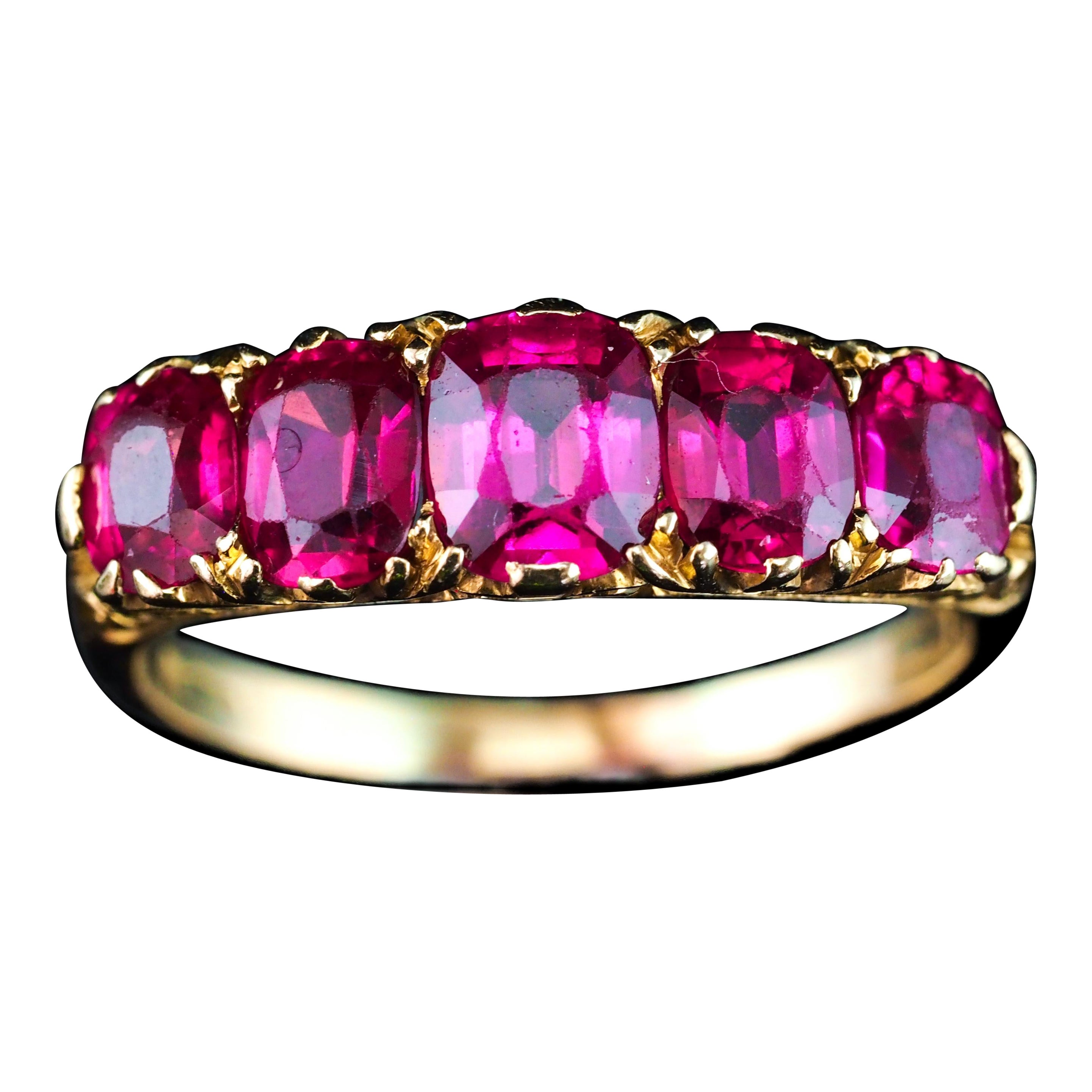 Antique Victorian Ruby Ring 5 Stone Design 18K Gold - c.1900 en vente