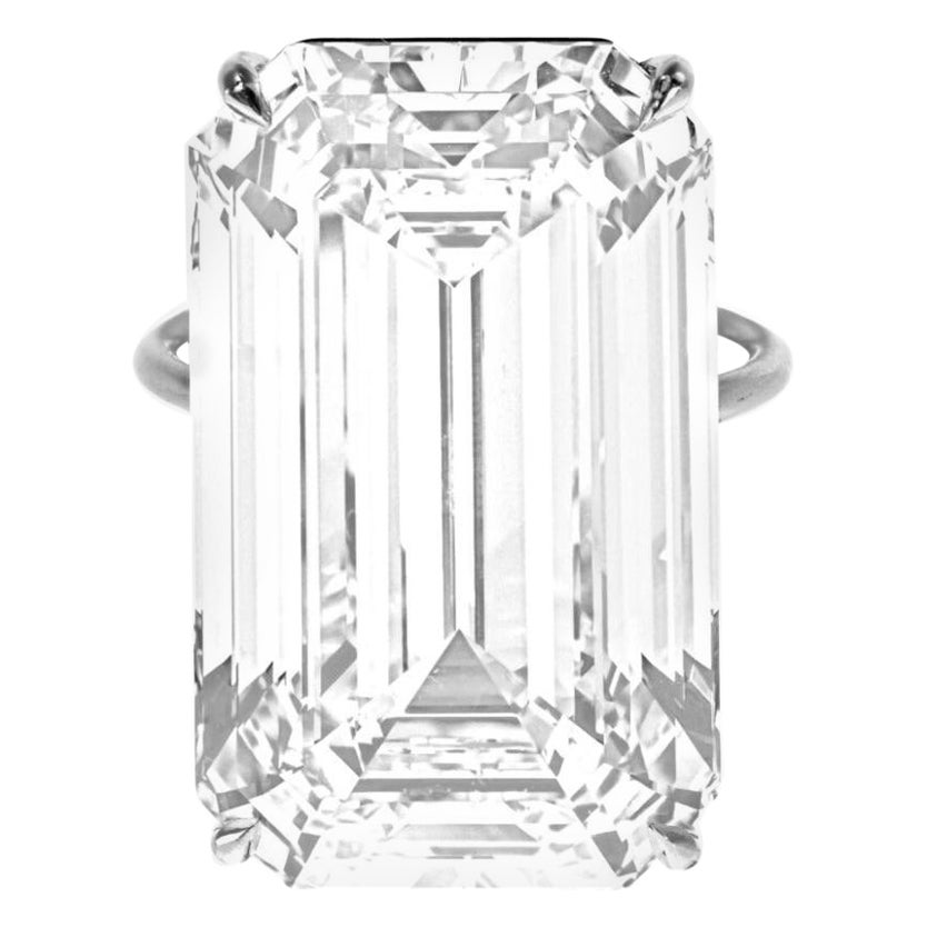 Anillo de platino con diamante talla esmeralda de 50 quilates certificado por el GIA D SIN FALLAS TIPO IIA en venta