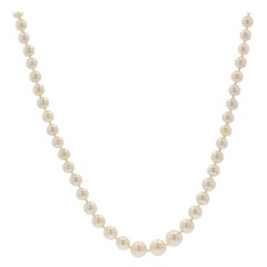 Retro 1950s Japanese Cultured Round White Pearl Necklace