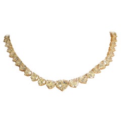 OUR LEGACY Collier de diamants en forme de cœur de 75 carats jaune fantaisie 8 carats centre GIA