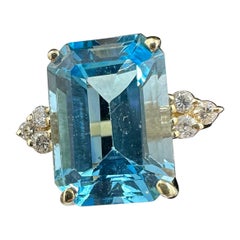 Clyde Duneier CID 10 Carat Blue Topaz Ring 6 Diamonds 14 Karat Gold Cocktail