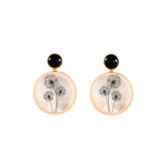 Löwenzahnblüten-Ohrringe in Schwarz und Weiß mit Onyx und Perlmutt