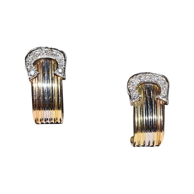 Vintage Circa 1980 Boucles d'oreilles en or 18k ornées de diamants naturels