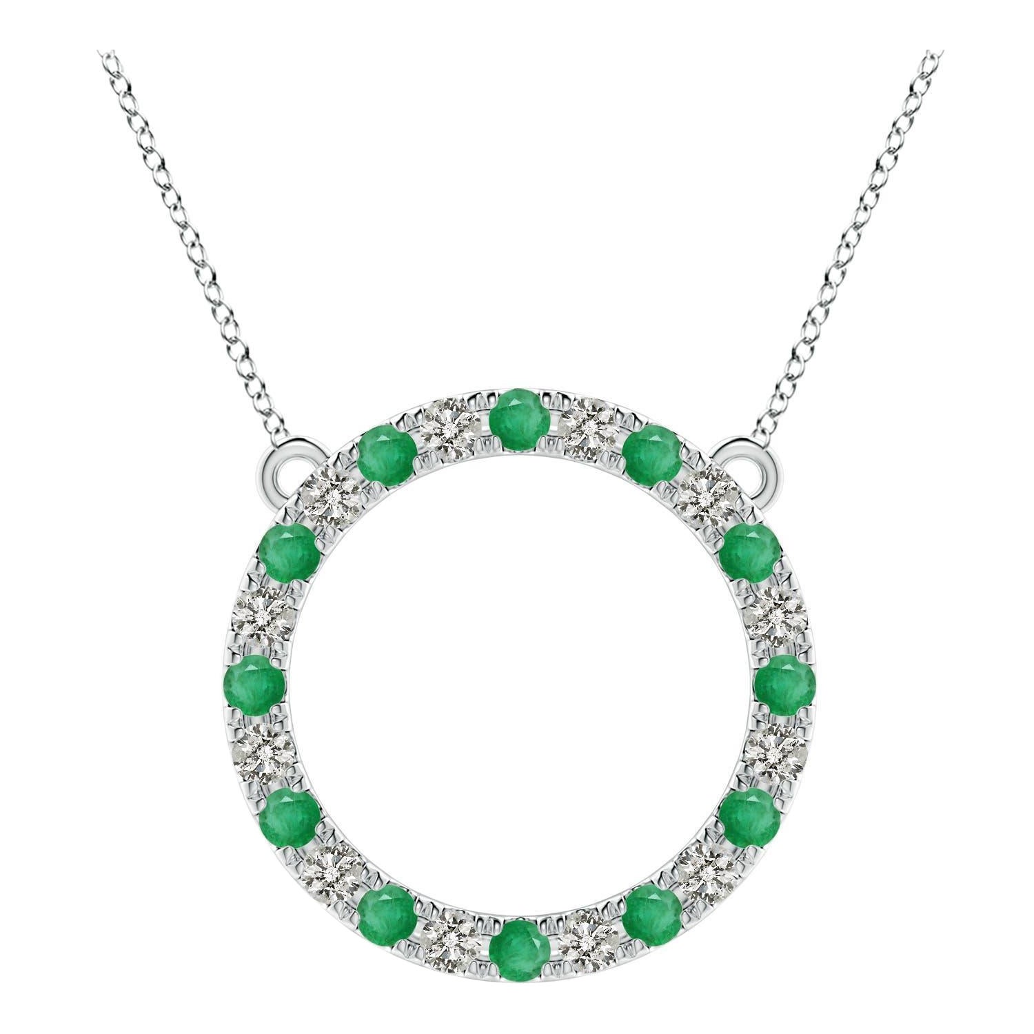 Angara Natural 1,2 ct Smaragd und Diamant Kreis Eternity Anhänger in Platin