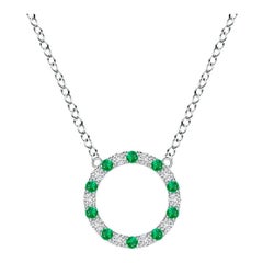 Angara Natürlicher Smaragd und Diamant Kreis Eternity Anhänger in 14K Weißgold