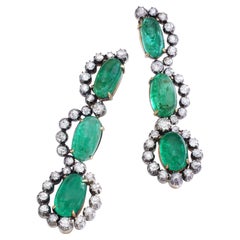 Pendants d'oreilles anciens en argent et or avec émeraudes et diamants