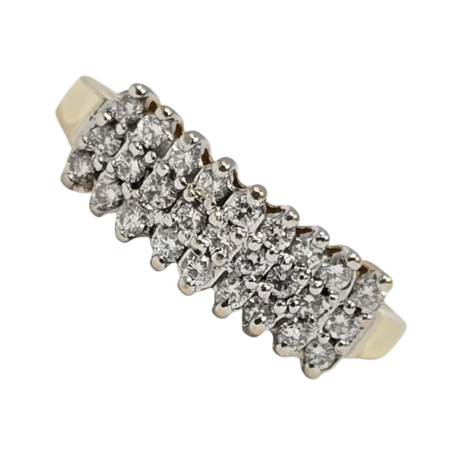 Anello vintage con cluster di diamanti da 0,30tcw in oro 20K in vendita