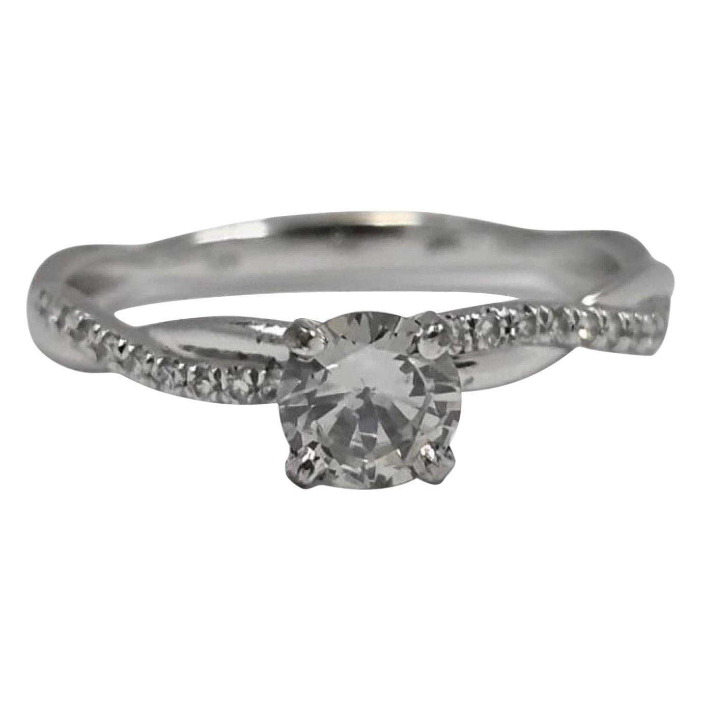 Anillo de diamante gris tenue natural de 0,43 quilates certificado por el GIA Oro blanco de 14 quilates