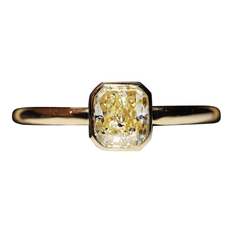 18 Karat Gold Natürlicher Strahlenschliff Diamant Dekorierter Solitär Ring